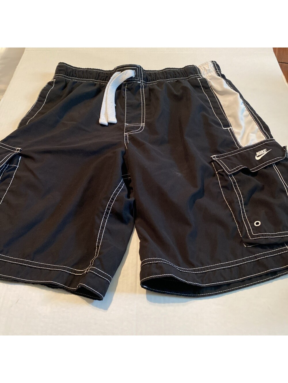 Nike Vintage Cargo Board Shorts Y2K Size LG Black and White Swim Trunks